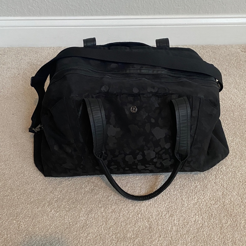 Lululemon Stylish Black Unisex Duffle Bag/Backpack Set - Picture 2 of 16